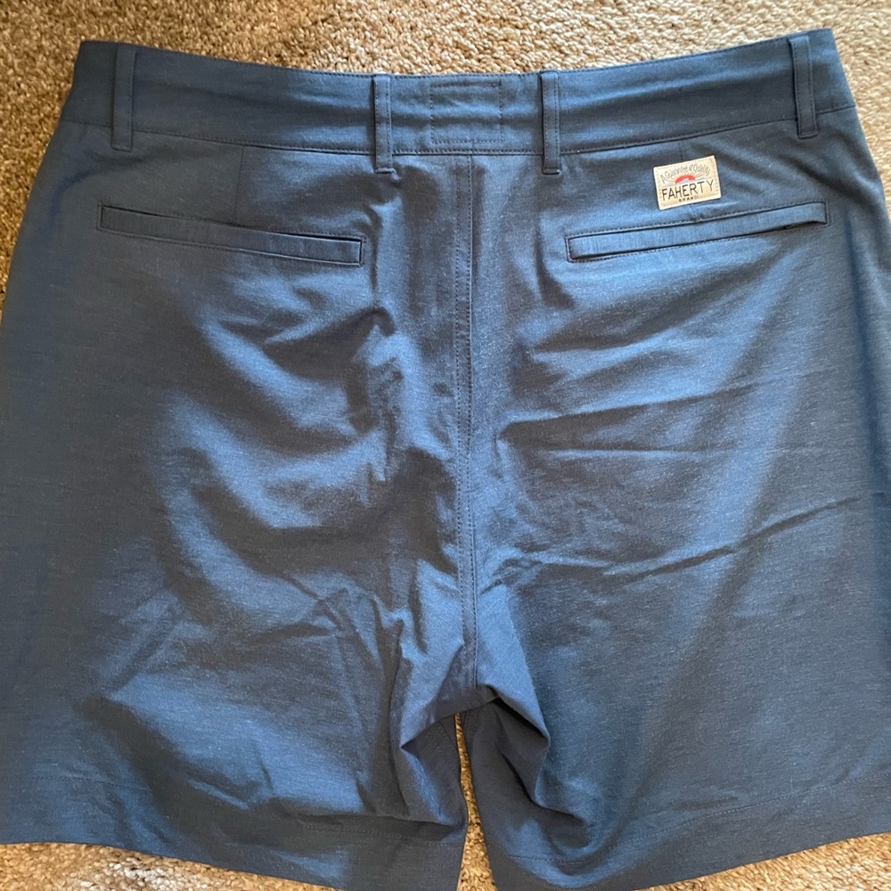 Faherty All-Day Short: Khaki - Picture 5 of 6